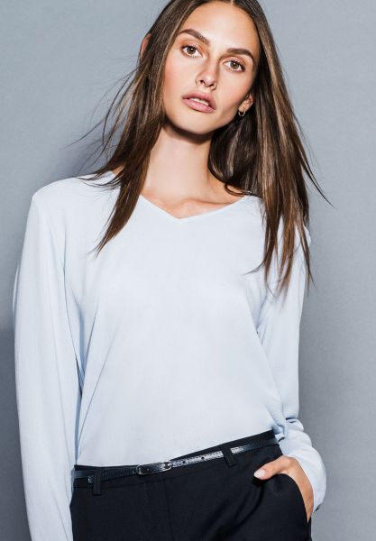 Damen Crêpe Shirt modern-fit mit V-Ausschnitt aus 100% Polyester | Daniel Hechter ESSENTIALS 63290